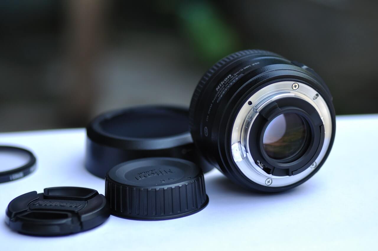 3.DSLR Lens On a Mirrorless Camera