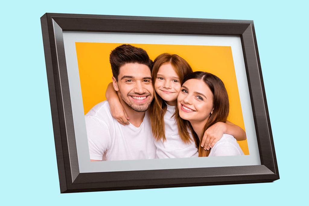 Dragon Touch 10 Inch: (best budget digital picture frame)