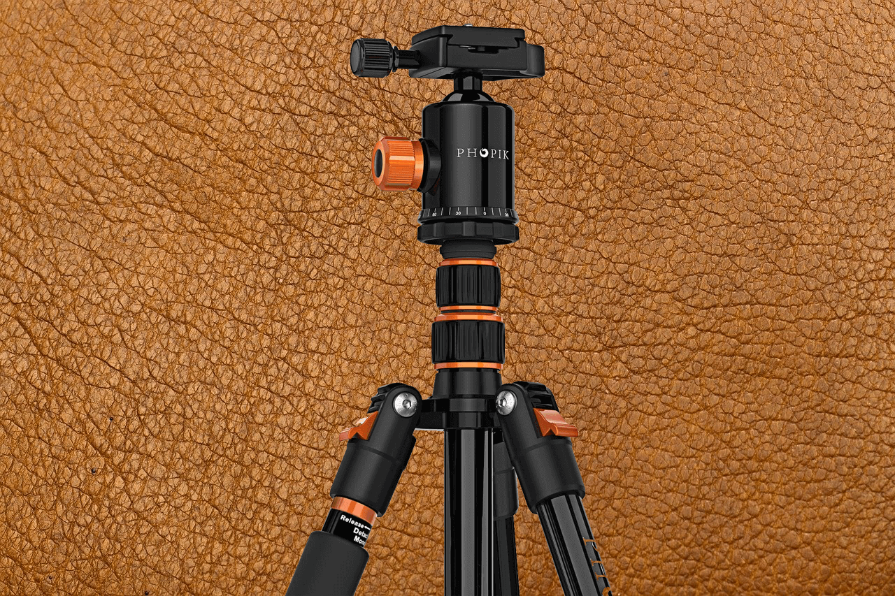7 Best Tripods for Nikon D3300, D3400 & D3500 in 2022 [Buying Guide]